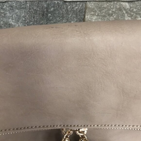 EMPERIA Zip Flap Tassel Crossbody Bag - Picture 5 of 9